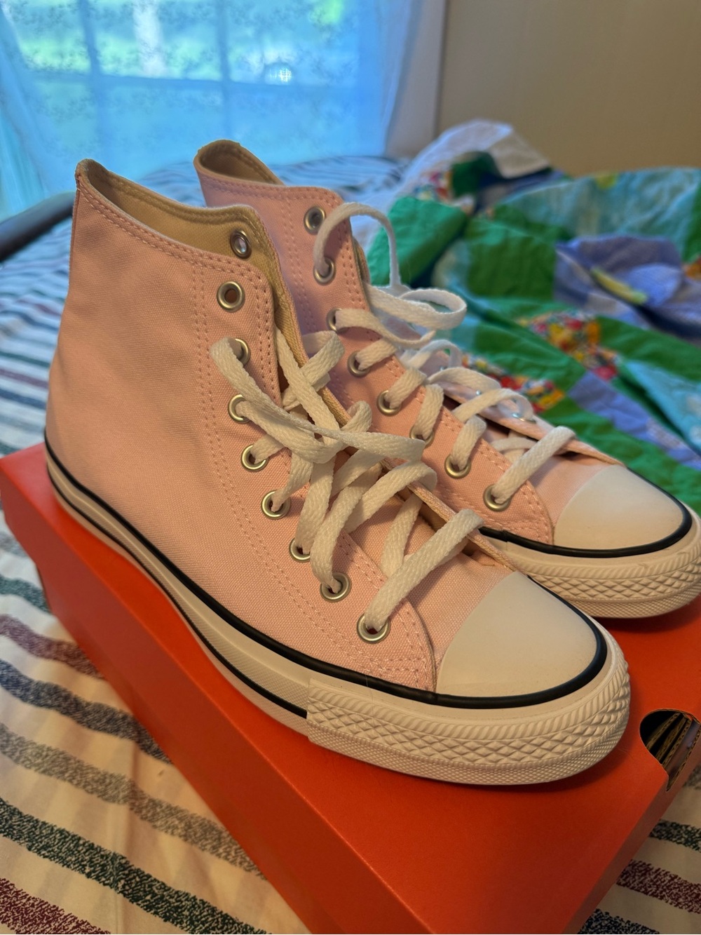 Pink converse - Picture 2 of 4